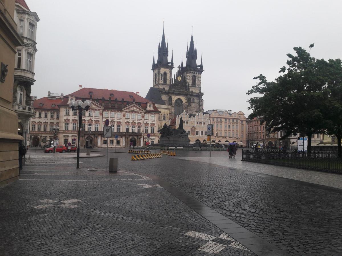 Exclusive * Praga